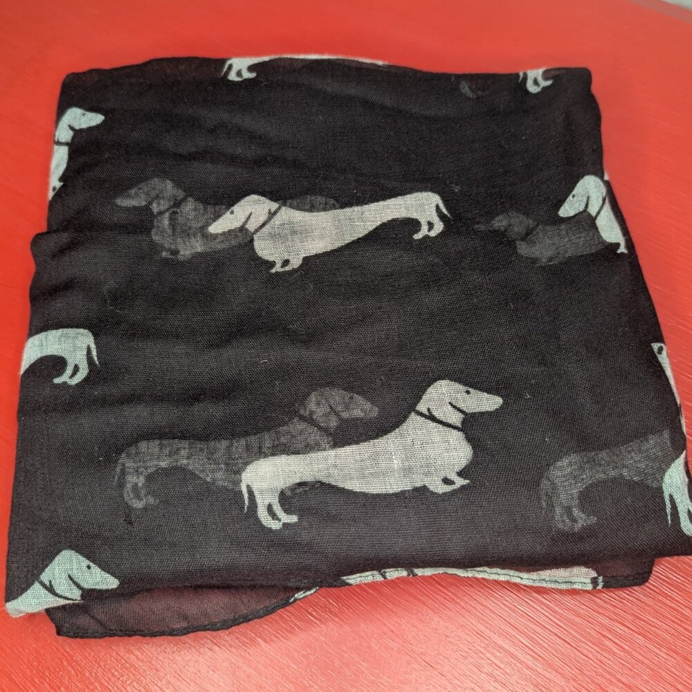 Two Scarfs / Wraps – Dog themed – Dachsund - Beagle - Picture 6 of 10
